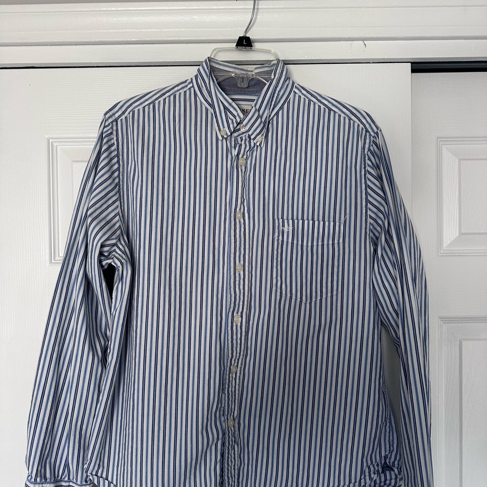 Men's Medium Blue Striped Long-Sleeve Button-Down Shirt